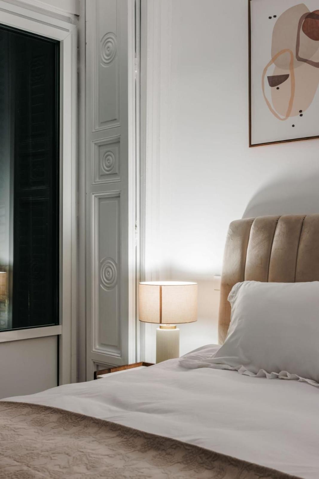 Stunning Apartment Near Gran Via Metro Madrid Exterior foto
