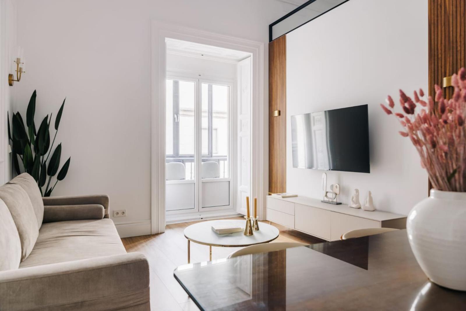 Stunning Apartment Near Gran Via Metro Madrid Exterior foto